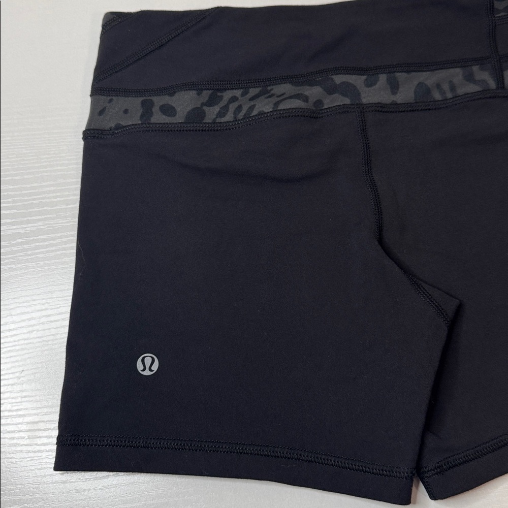 Lululemon Groove Short *Full-On Luon (Regular) - Black / Wi14 Quilt 5 - Picture 11 of 16